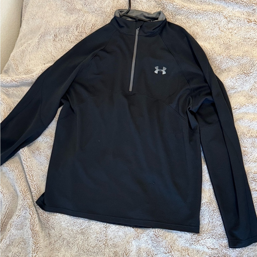 Under Armour all season gear (L)
